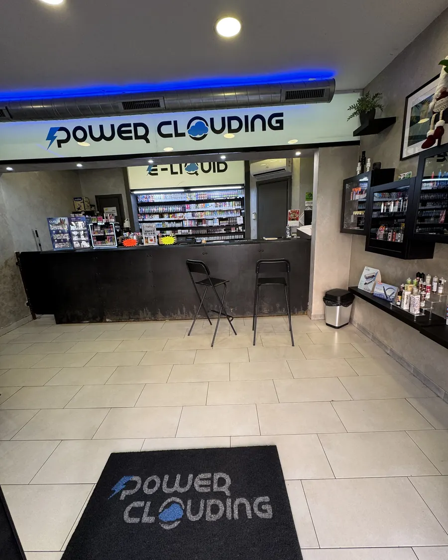 L'ingresso del negozio con il tappeto Power Clouding